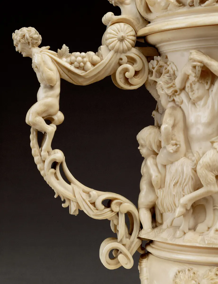 Deckelhumpen mit Bacchanal