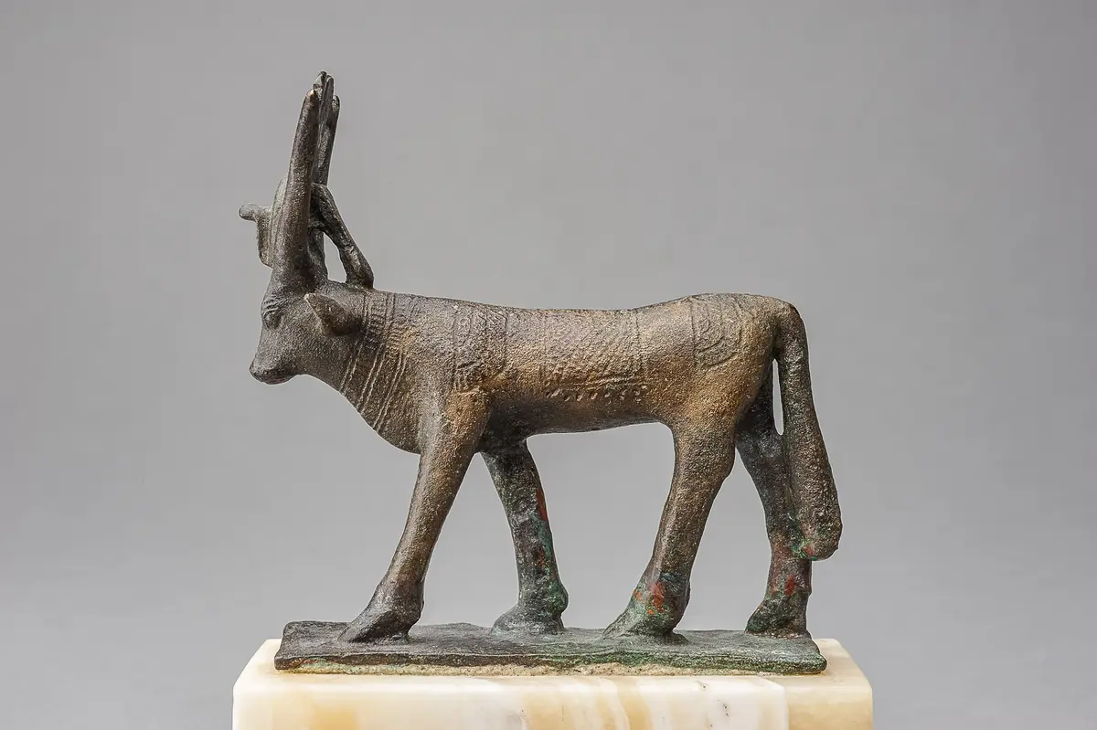 Göttin Isis-Hathor in Kuhgestalt