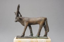 Göttin Isis-Hathor in Kuhgestalt
