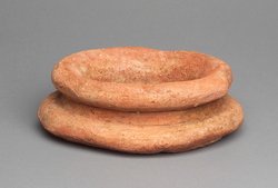 Großer, niedriger Ringständer