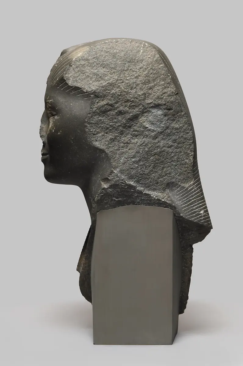 Büste einer Statue von König Amenemhet V. Sechemkare