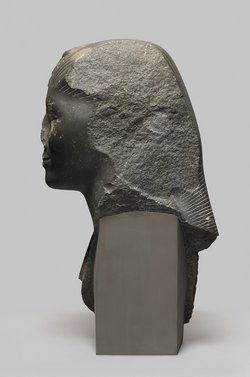 Büste einer Statue von König Amenemhet V. Sechemkare