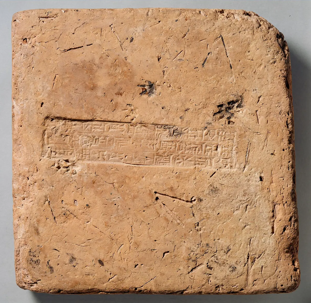 Ziegel mit Bauinschrift