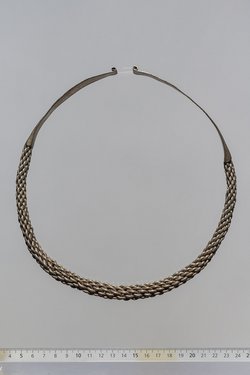 Halsring