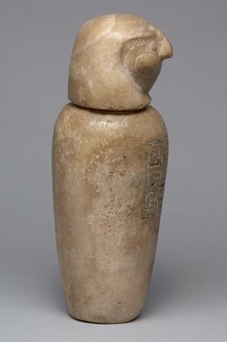 Kanope der Tjes-bastet-peret mit Deckel in Form eines Falkenkopfes
