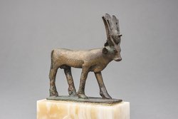 Göttin Isis-Hathor in Kuhgestalt