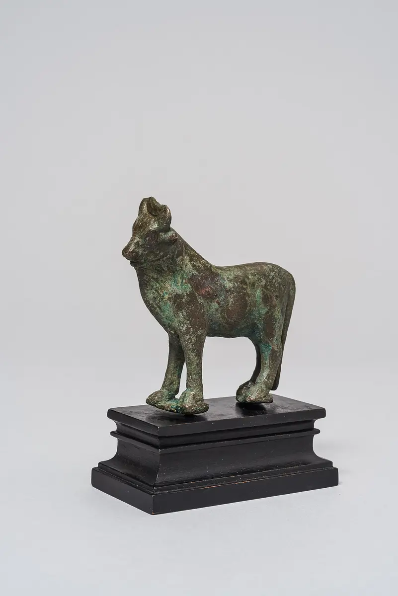 Stehender Apis-Stier