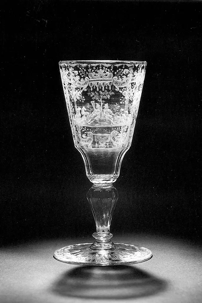 Niedriger Pokal mit Hirten und Jagdszene