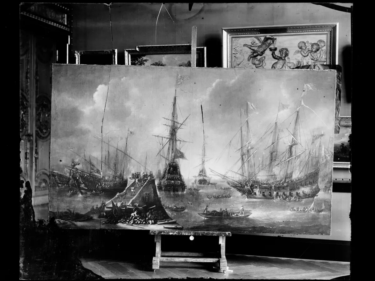 Hafen mit Kriegsschiffen