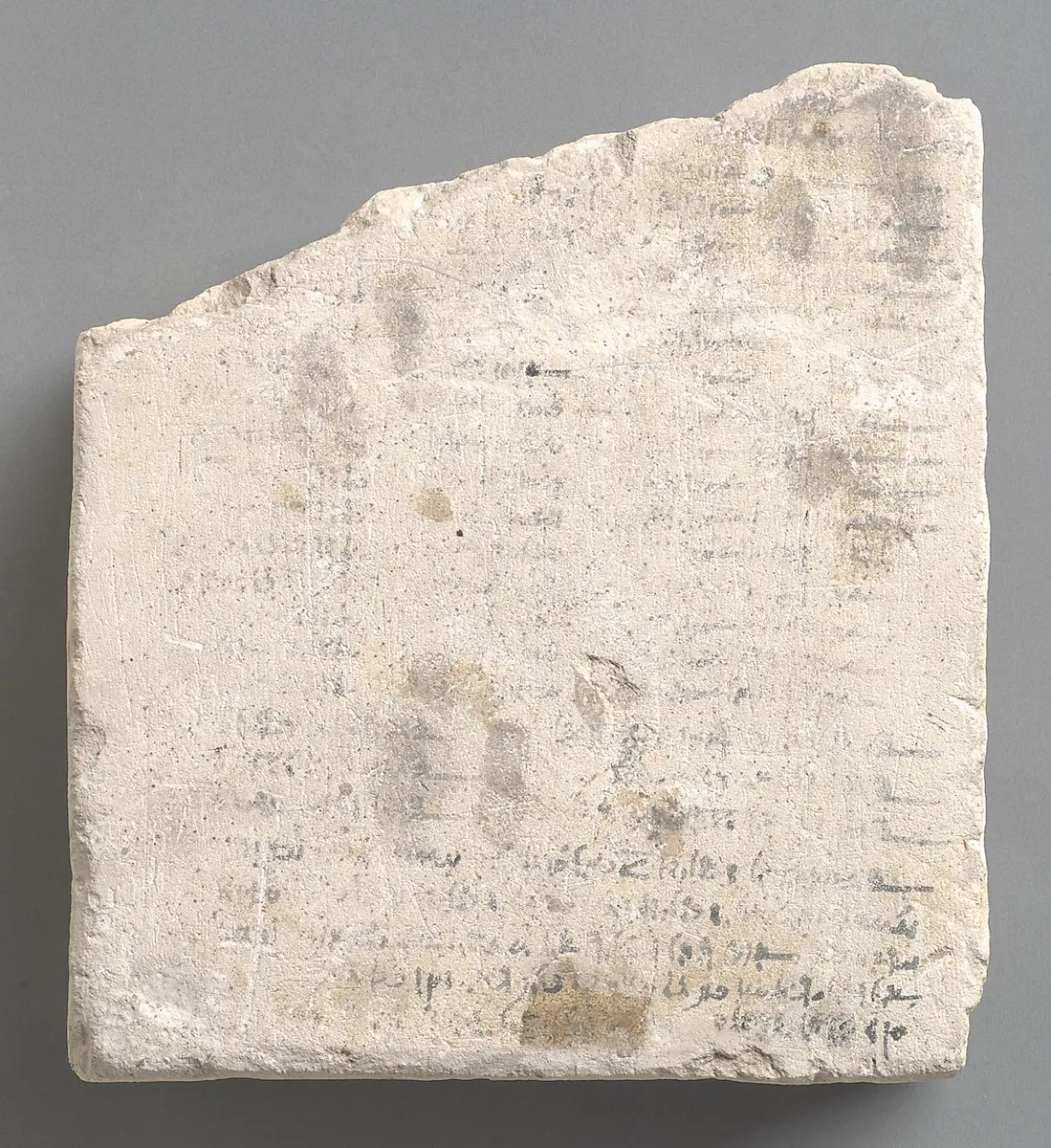 Apis-Stele mit demotischer Aufschrift