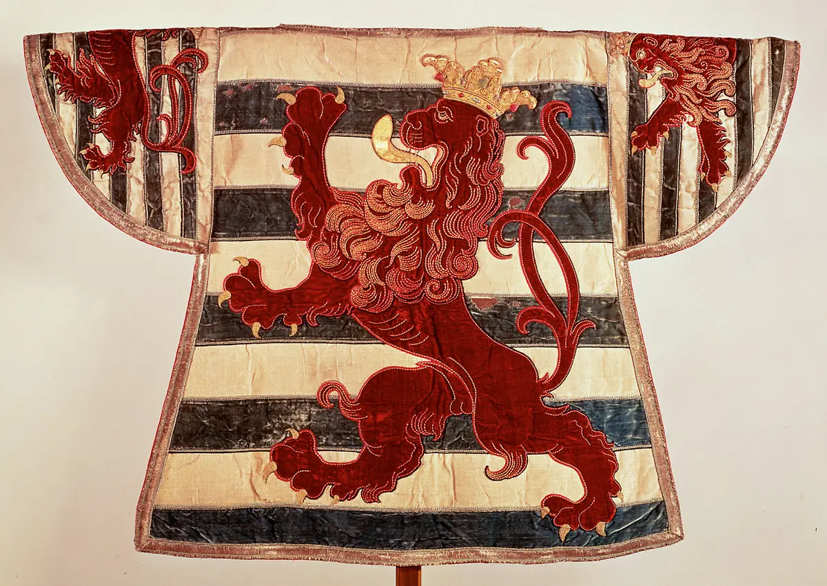 Wappenrock für den Wappenkönig-Herold des Herzogtums Luxemburg