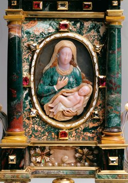 Reliquienmonstranz aus Japspis mit Reliquie vom Hemd der Madonna