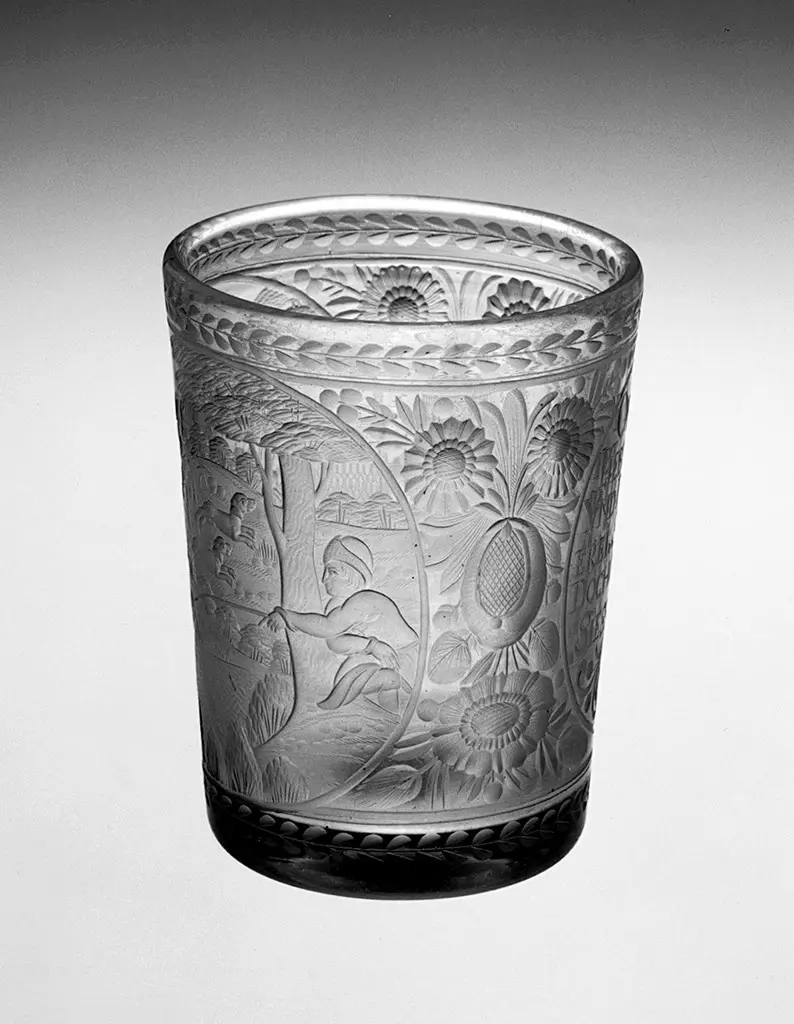 Becher mit erotischer Symbolik