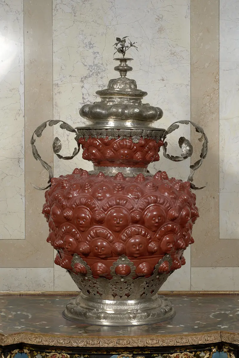 Zweihenkelige Vase aus Ton