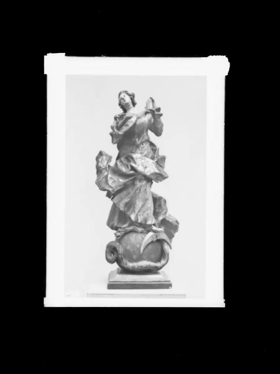 Madonna auf der Weltkugel