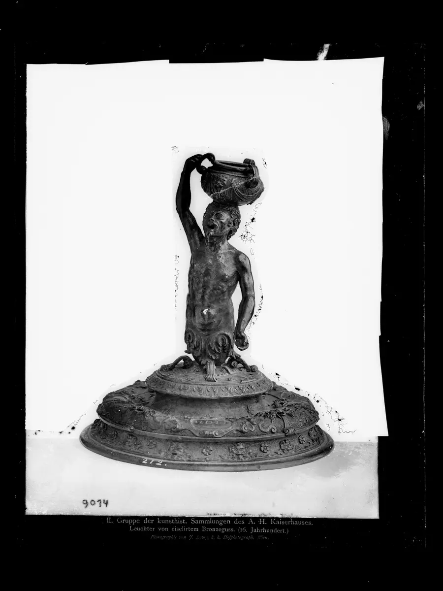 Kerzenleuchter in Gestalt eines Tritons