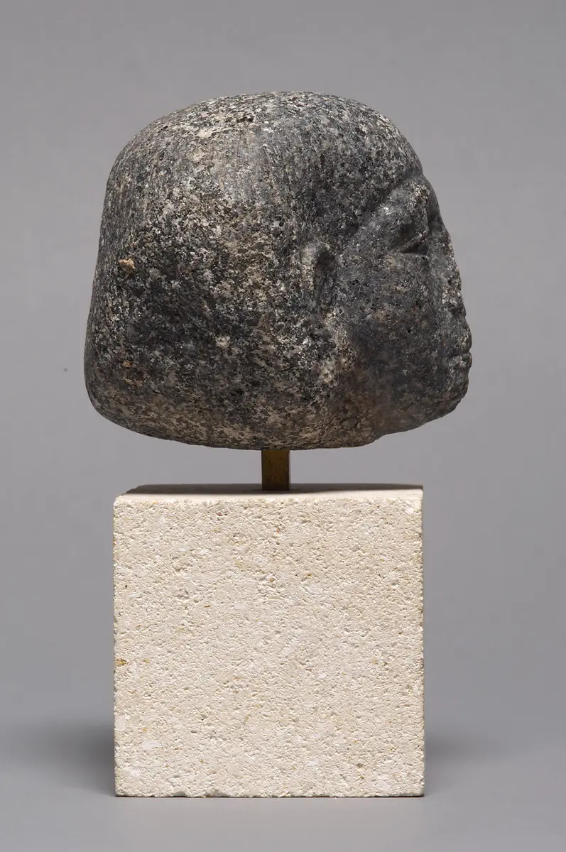 Statuenkopf eines Mannes