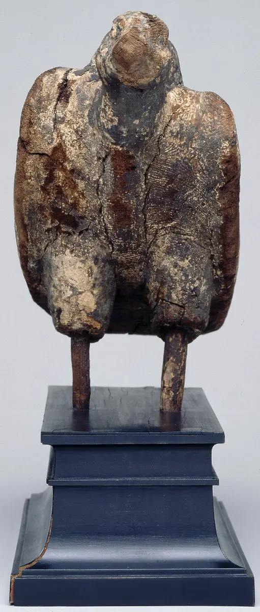 Figur eines stehenden Geiers