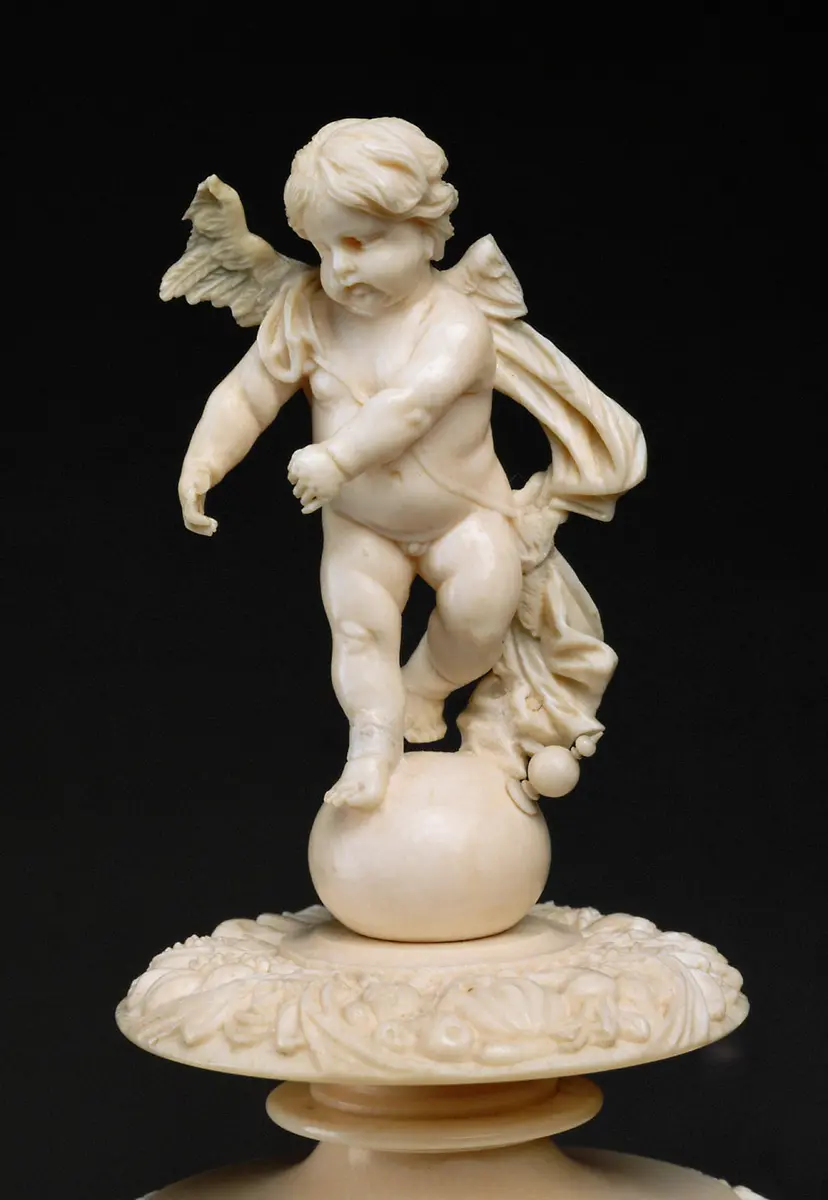 Deckelhumpen mit Begegnung des Königs Pentheus mit Bacchus