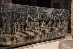 Sarkophag des Priesters Nes-schu-tefnut
