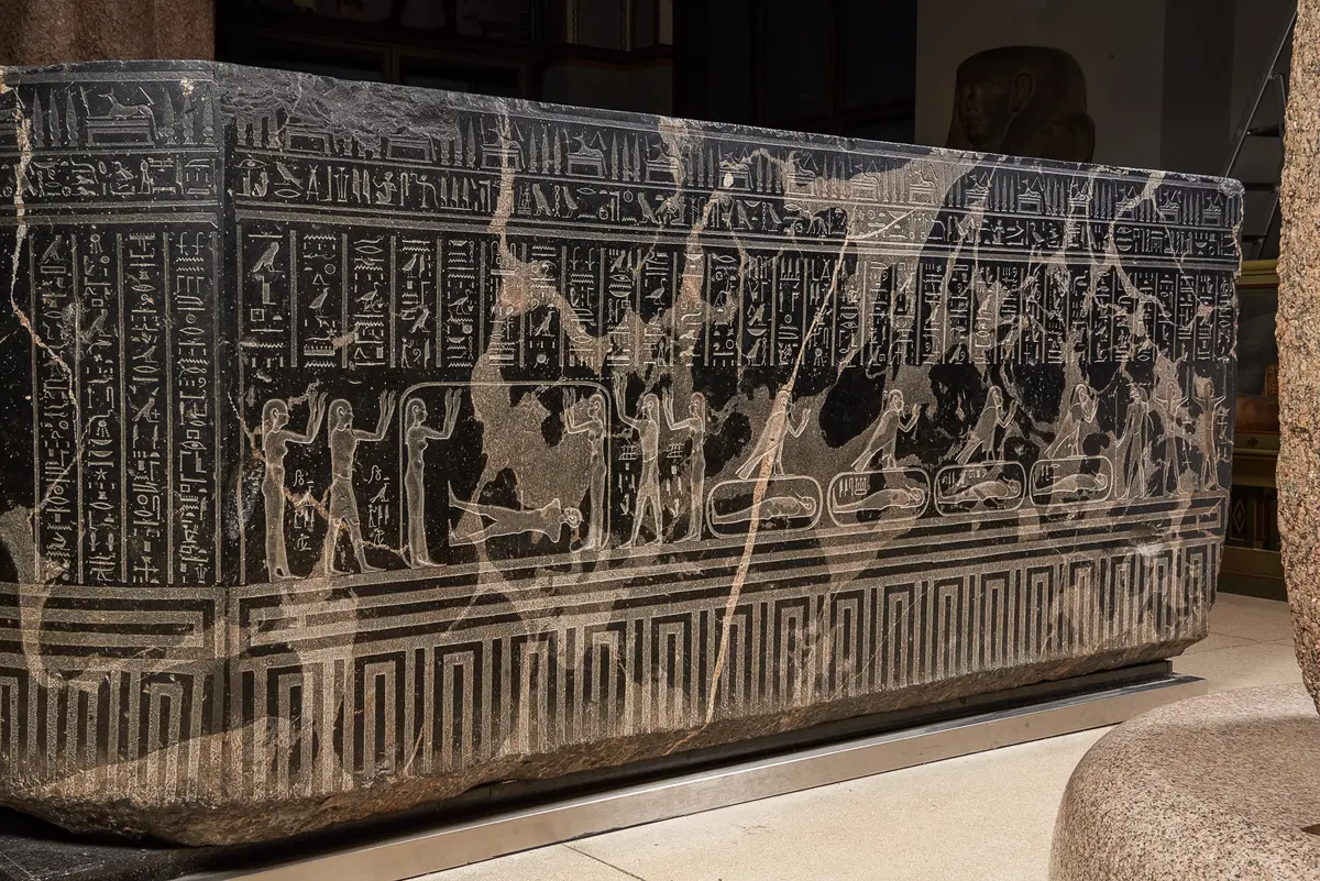 Sarkophag des Priesters Nes-schu-tefnut