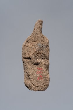 Ächtungsfigur mit Aufschrift