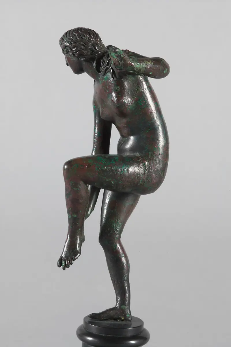 Sandalenlösende Venus