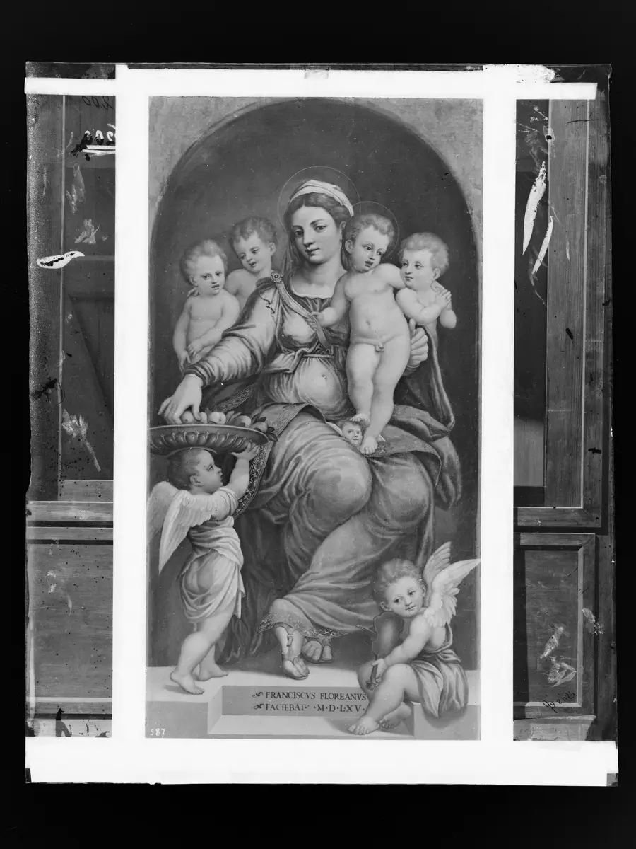 Madonna mit Kind, von Engeln umgeben