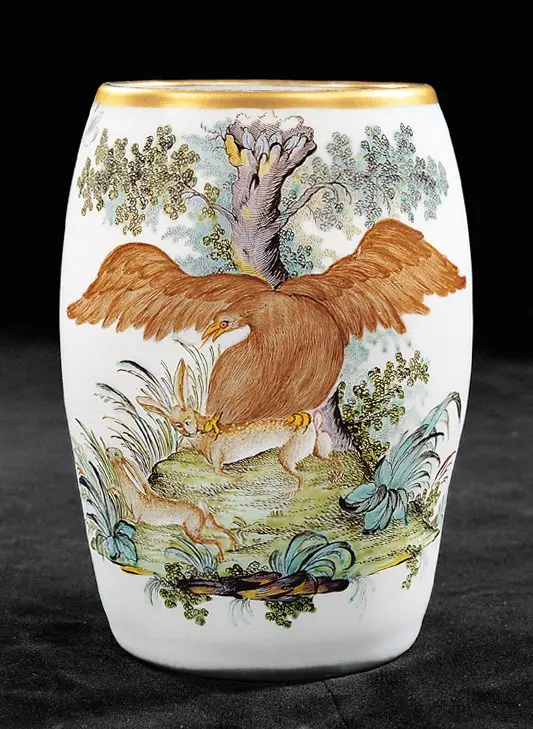 Milchglaskrug mit Adler und Hasen