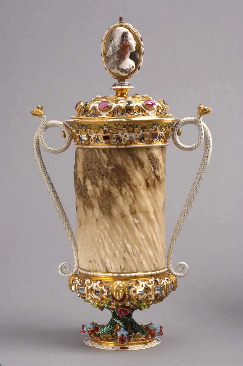 Narwalhornbecher