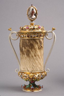 Narwalhornbecher