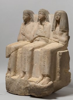 Statuengruppe des Meri-ptah, des Sa-aset und der Kafi