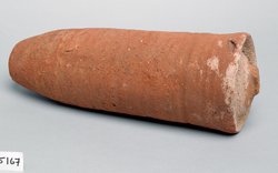Ibismumie in kegelförmigem Tongefäß