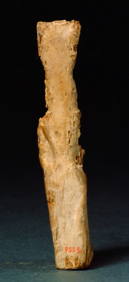 Obeliskenförmiger Behälter mit Osirisfigur