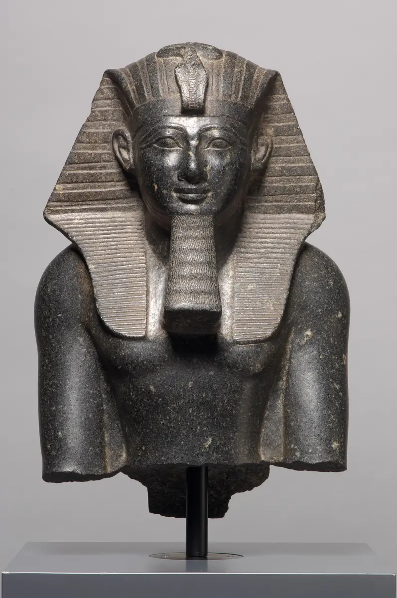 Oberteil einer Statue König Thutmosis' III.