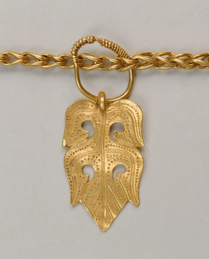 Goldkette mit 52 Anhängern