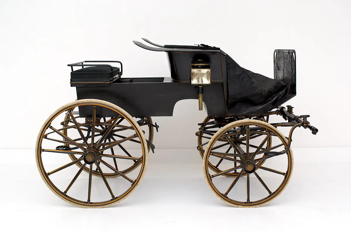 Gummibereiftes Leib-Kutschier-Phaeton