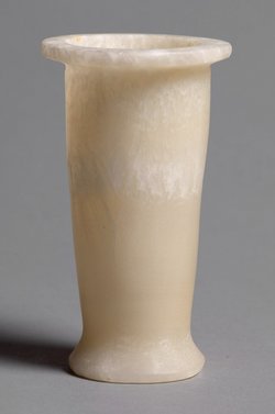 Kleines Salbgefäß