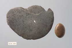 Schminkpalette in Vogelform mit Verreiber