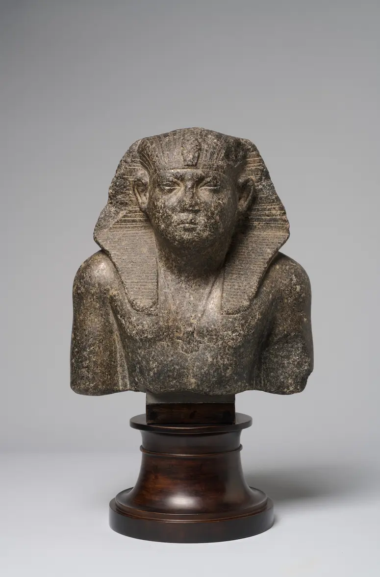 Upper part of a royal statue (Senwosret II?)