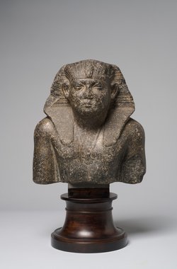 Oberteil einer Königsstatue (Sesostris II.?)