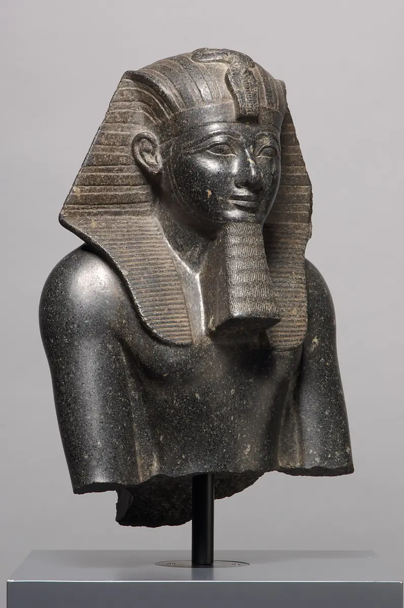 Oberteil einer Statue König Thutmosis' III.