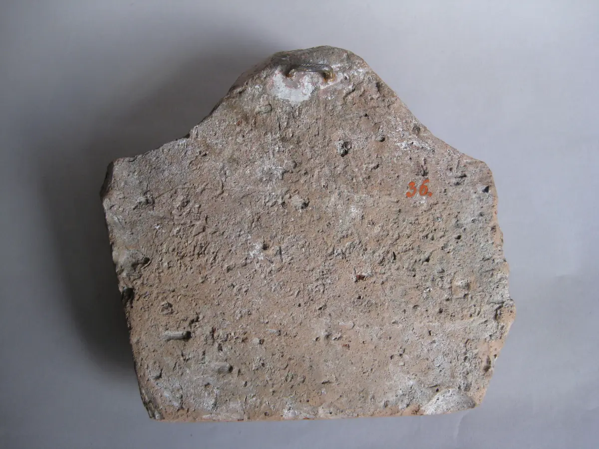 Fragment einer Firstkrönung: Weibliche Büste im Blattkelch