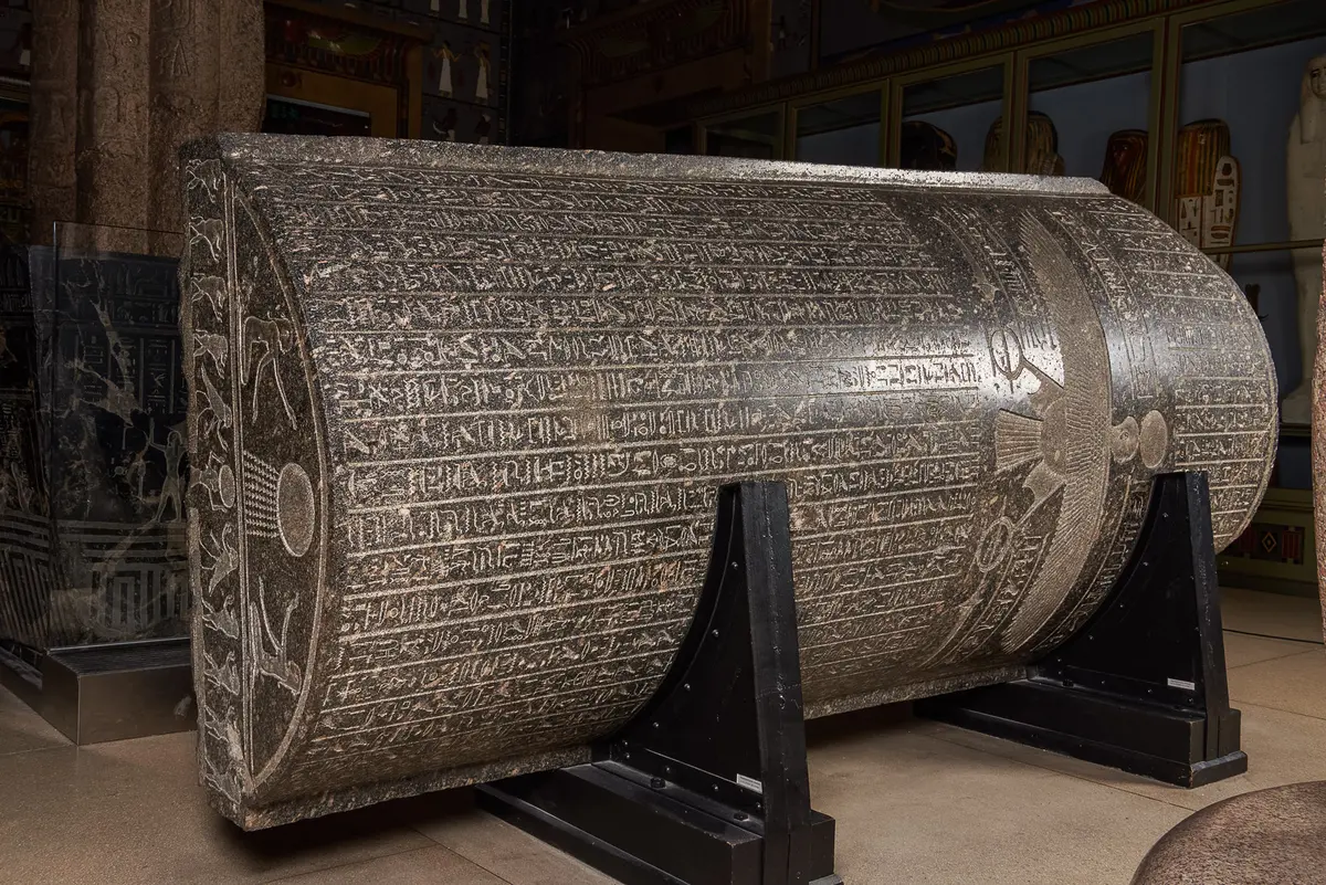 Sarkophag des Priesters Nes-schu-tefnut