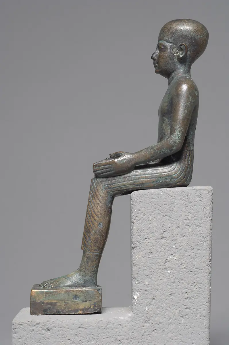 Imhotep, sitzend
