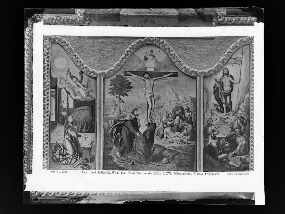 Mittelbild eines Triptychon: Christus am Kreuz