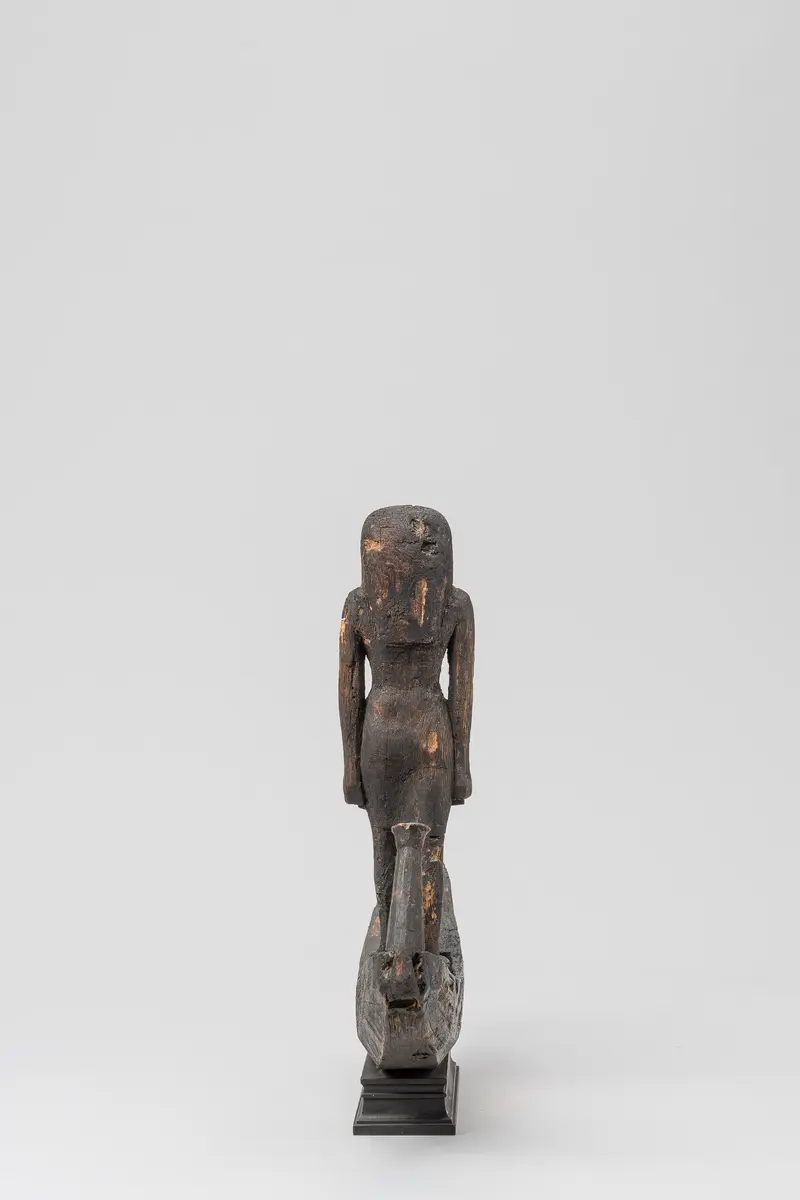 Figur des ibisköpfigen Gottes Thot, in einer Barke stehend