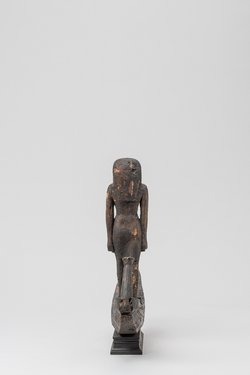 Figur des ibisköpfigen Gottes Thot, in einer Barke stehend