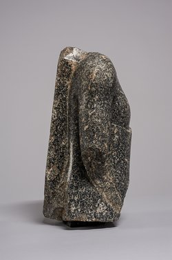 Torso einer stehenden (naophoren) Statue des Tsai-an-em-her-imu