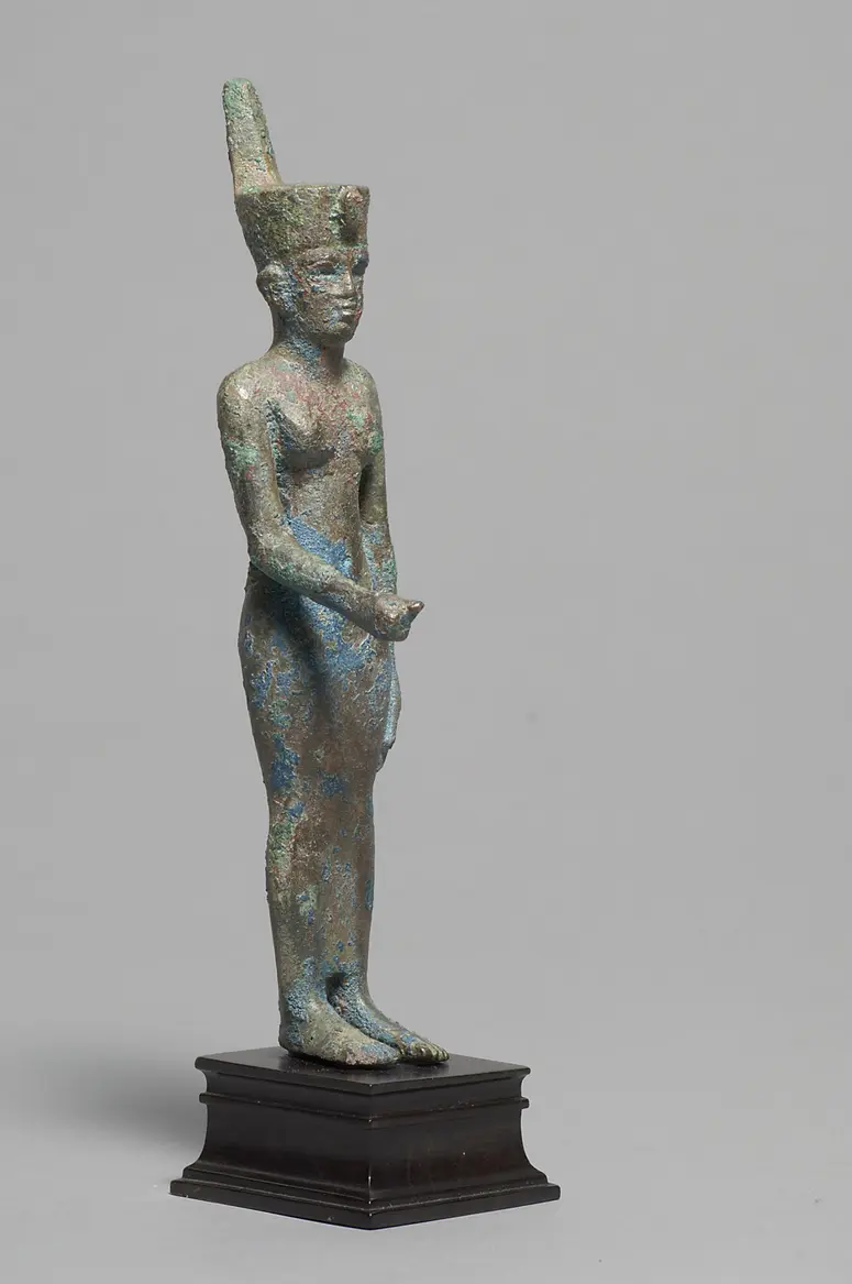 Stehende Göttin Neith